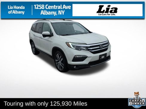 Used 2017 Honda Pilot Touring image 1