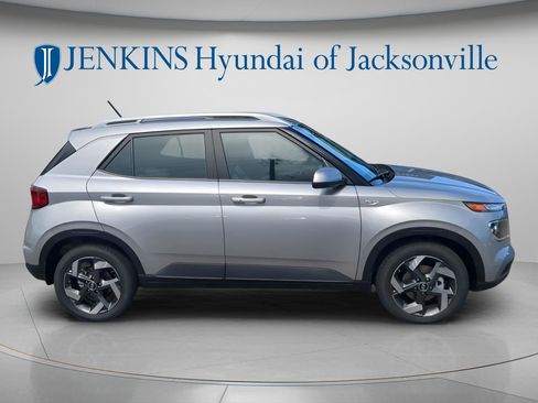 New 2026 Hyundai Venue SEL FWD image 2