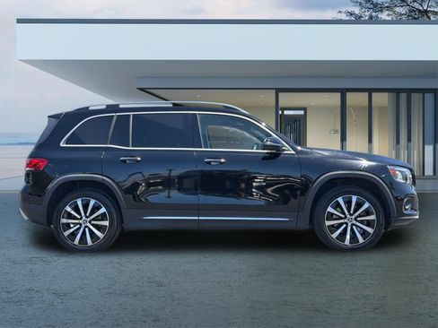 Used 2022 Mercedes-Benz GLB 250 image 3