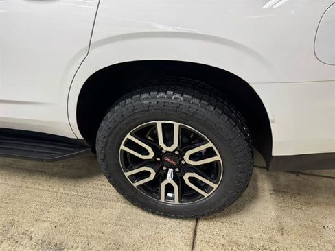 Certified 2022 GMC Yukon AT4 AWD/4WD image 9