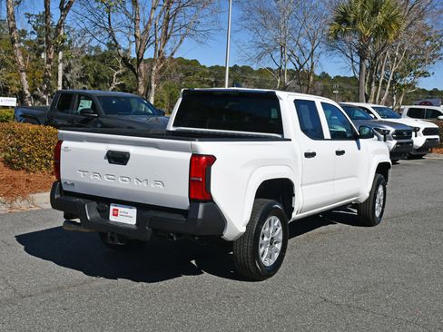 Certified 2025 Toyota Tacoma SR AWD/4WD image 4