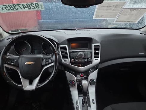 Used 2011 Chevrolet Cruze LT image 3
