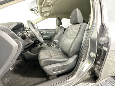 Used 2018 Nissan Rogue SV w/ Premium Package AWD/4WD image 11