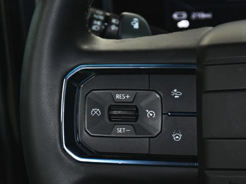 Used 2026 GMC Hummer EV SUV AWD/4WD image 32
