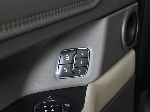 Used 2021 Ford Expedition Limited image 21