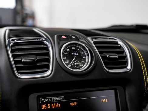 Used 2016 Porsche Boxster Spyder image 12