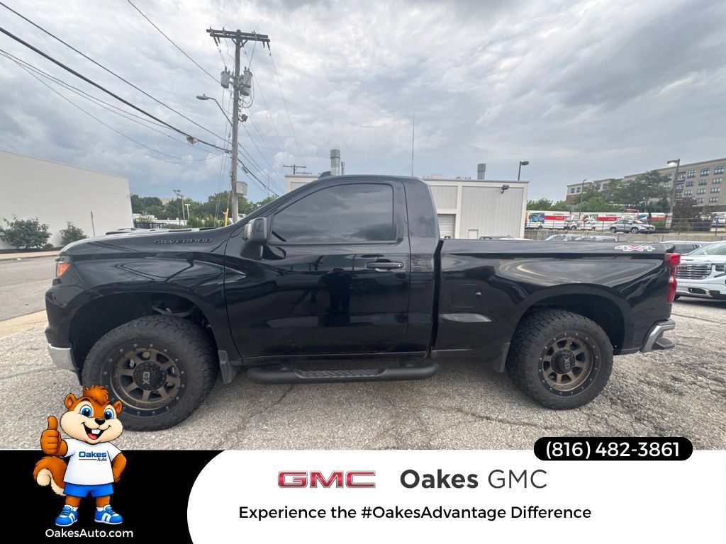 Used 2025 Chevrolet Silverado 1500 W/T w/ WT Safety Package AWD/4WD image 1