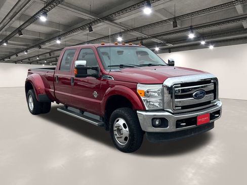 Used 2016 Ford F350 XLT w/ XLT Premium Package image 2
