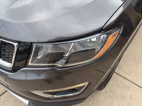 Used 2019 Jeep Compass Limited AWD/4WD image 10