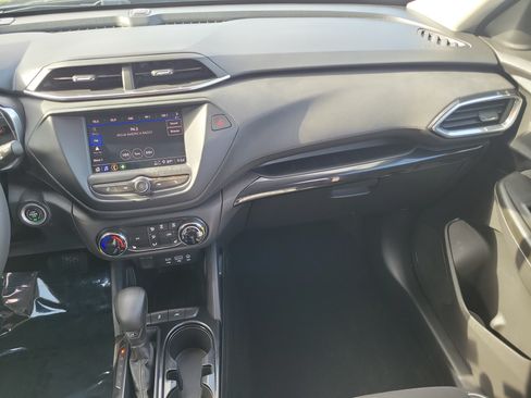 Used 2021 Chevrolet TrailBlazer LT FWD image 18