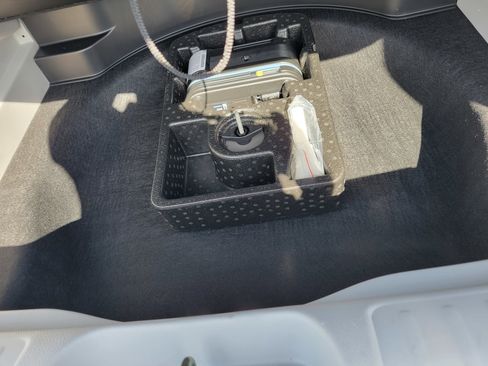 Used 2020 Jeep Cherokee Limited image 8