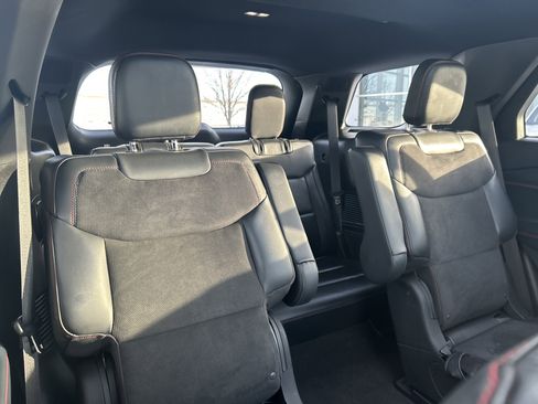 Used 2025 Ford Explorer ST AWD/4WD image 6