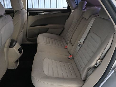 Used 2020 Ford Fusion SE FWD image 17