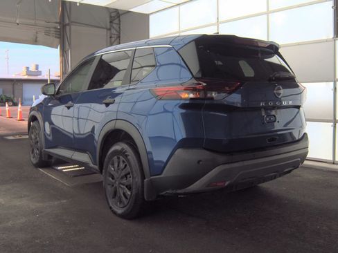 Used 2023 Nissan Rogue S image 11
