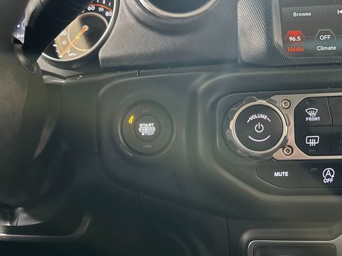 Certified 2023 Jeep Wrangler Sahara w/ Dual Top Group image 19