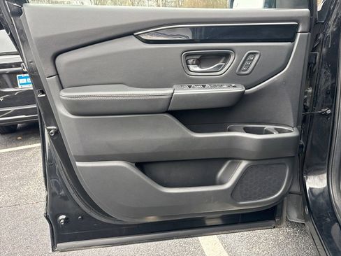 Used 2024 Honda Pilot Touring image 25