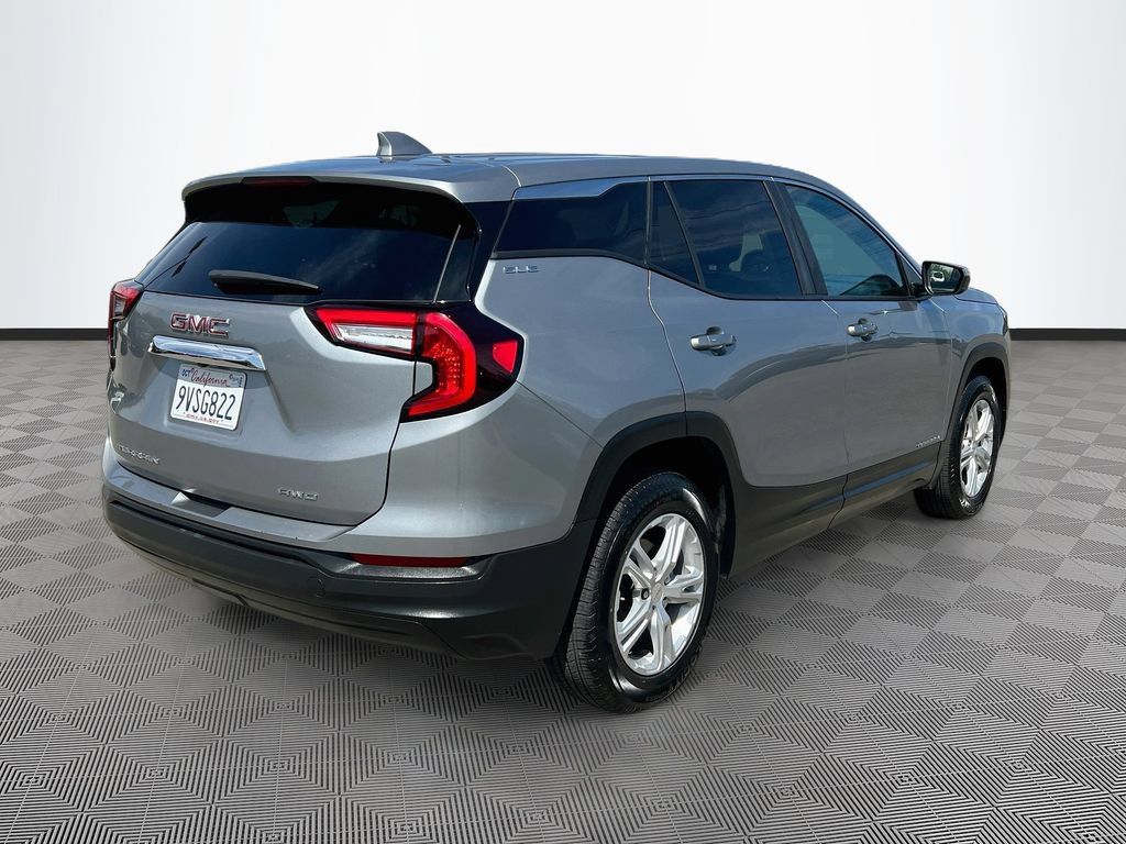 Used 2024 GMC Terrain SLE AWD/4WD image 7
