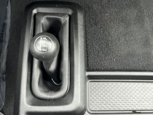 Used 2024 RAM 2500 Tradesman w/ Chrome Appearance Group image 11