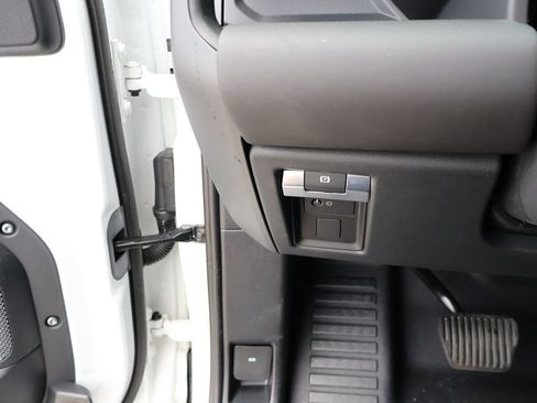 Used 2024 Land Rover Defender 110 X-Dynamic SE AWD/4WD image 34