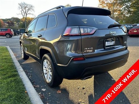 Certified 2022 Jeep Cherokee Latitude Lux w/ Sun & Sound Group image 6