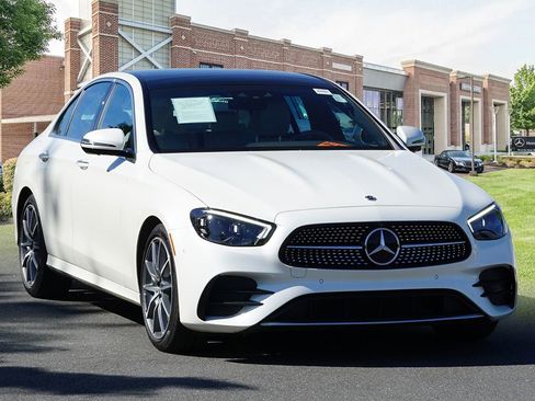 Used 2022 Mercedes-Benz E 350 Sedan image 3