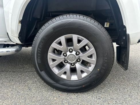 Certified 2018 Toyota Tacoma SR5 image 14