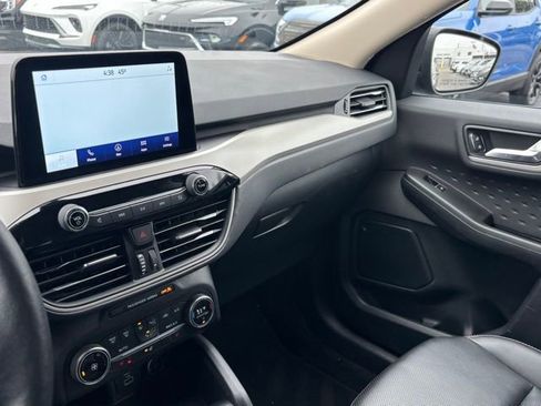 Used 2020 Ford Escape SEL image 32