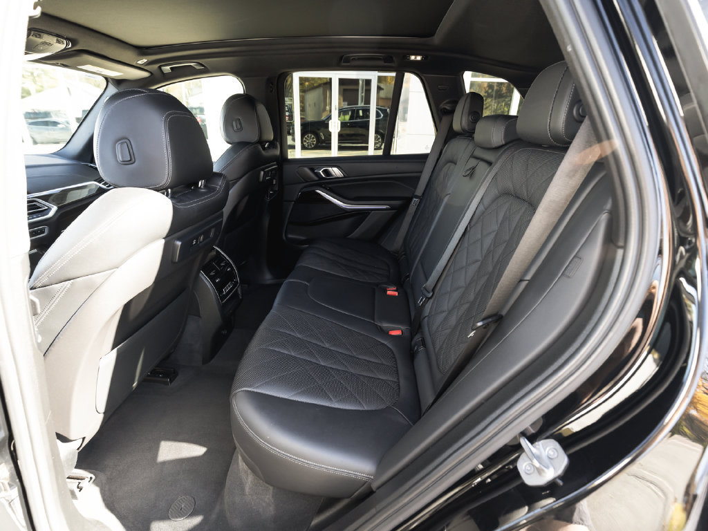 Used 2023 BMW X5 xDrive40i AWD/4WD image 29