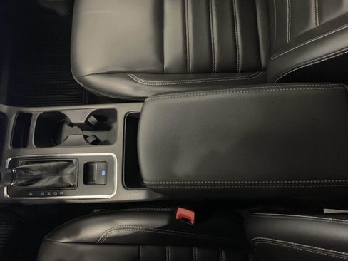 Used 2019 Ford Escape SEL image 30