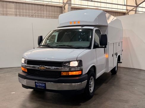 New 2025 Chevrolet Express 3500 w/ Power Convenience Package image 2