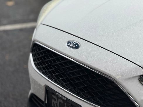 Used 2015 Ford Focus SE image 9