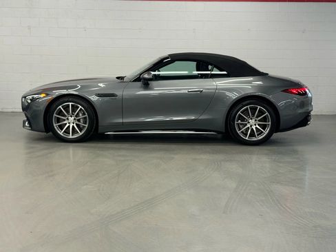 Used 2023 Mercedes-Benz SL 43 AMG w/ Driver Assistance Package image 4
