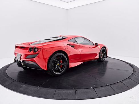 Used 2020 Ferrari F8 Tributo RWD image 16