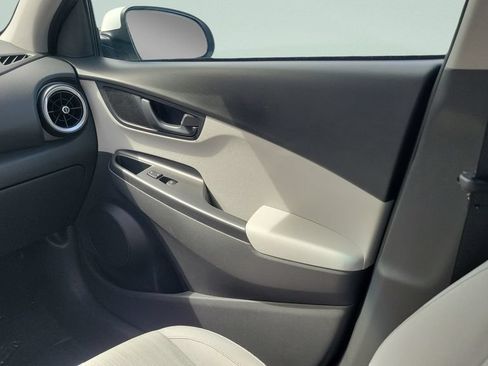 Certified 2023 Hyundai Kona SEL AWD/4WD image 13