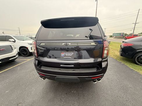 Used 2023 Chevrolet Suburban RST w/ Sport Performance Package AWD/4WD image 4