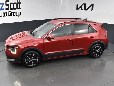 Used 2025 Kia Niro EX FWD image 10
