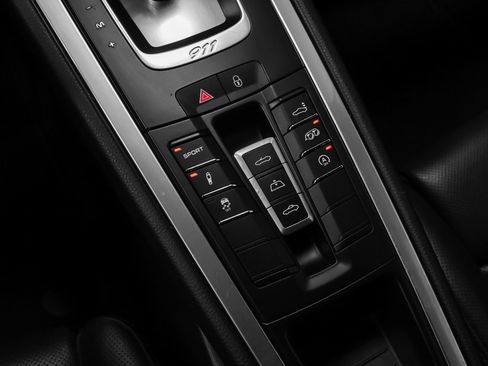 Certified 2017 Porsche 911 Carrera RWD image 35