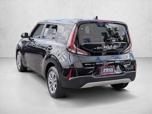 Used 2023 Kia Soul LX FWD image 7
