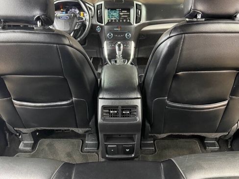 Used 2018 Ford Edge SEL w/ Equipment Group 201A FWD image 11