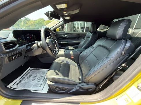 Used 2025 Ford Mustang Premium RWD image 19