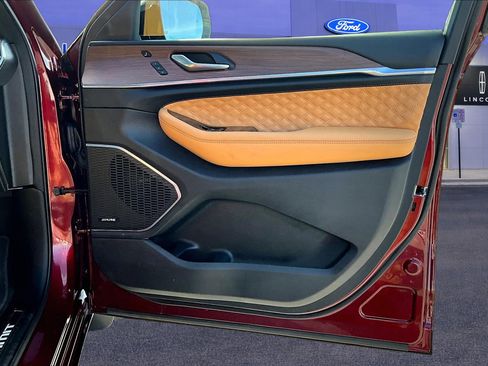 Used 2025 Jeep Grand Cherokee Summit w/ MOPAR Finishing Package image 29