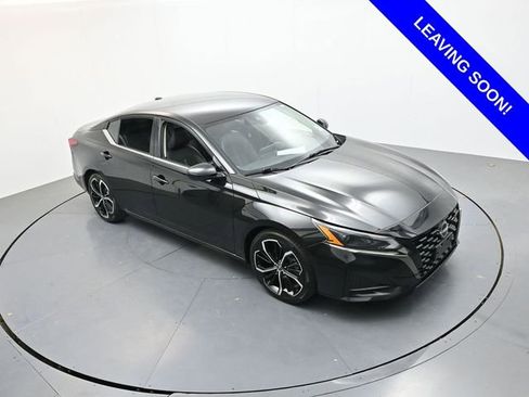 Used 2023 Nissan Altima 2.5 SR FWD image 18