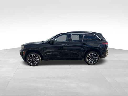 Used 2023 Jeep Grand Cherokee Overland w/ Luxury Tech Group IV image 15