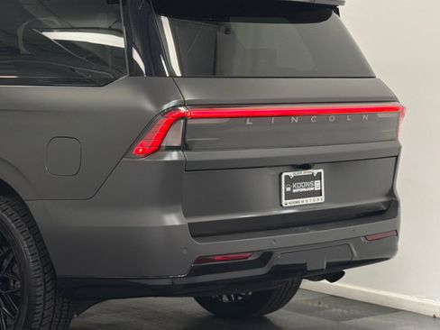 New 2025 Lincoln Navigator Black Label AWD/4WD image 8