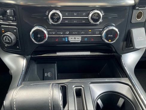 Used 2022 Ford F150 Lariat image 32