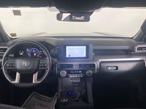 Used 2025 Toyota 4Runner SR5 AWD/4WD image 27