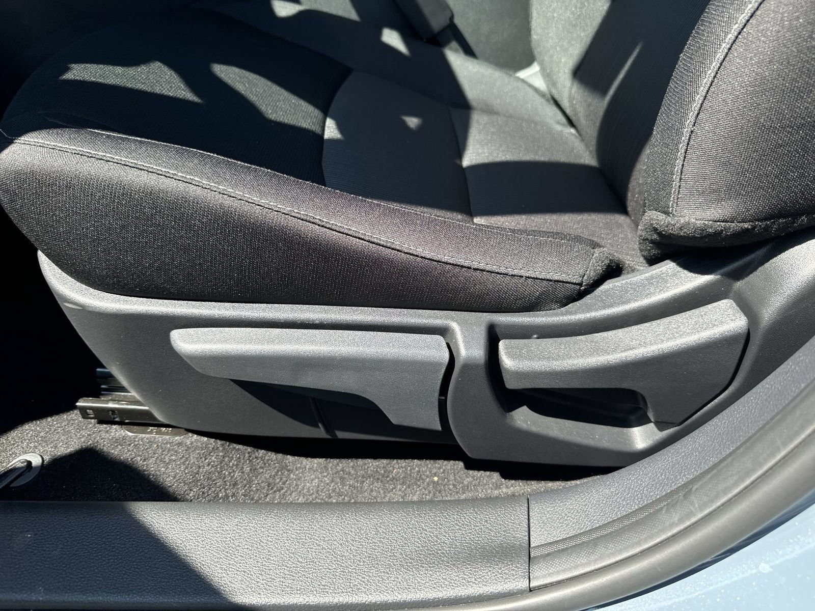 Used 2025 Nissan Sentra SV w/ All-Weather Package FWD image 22