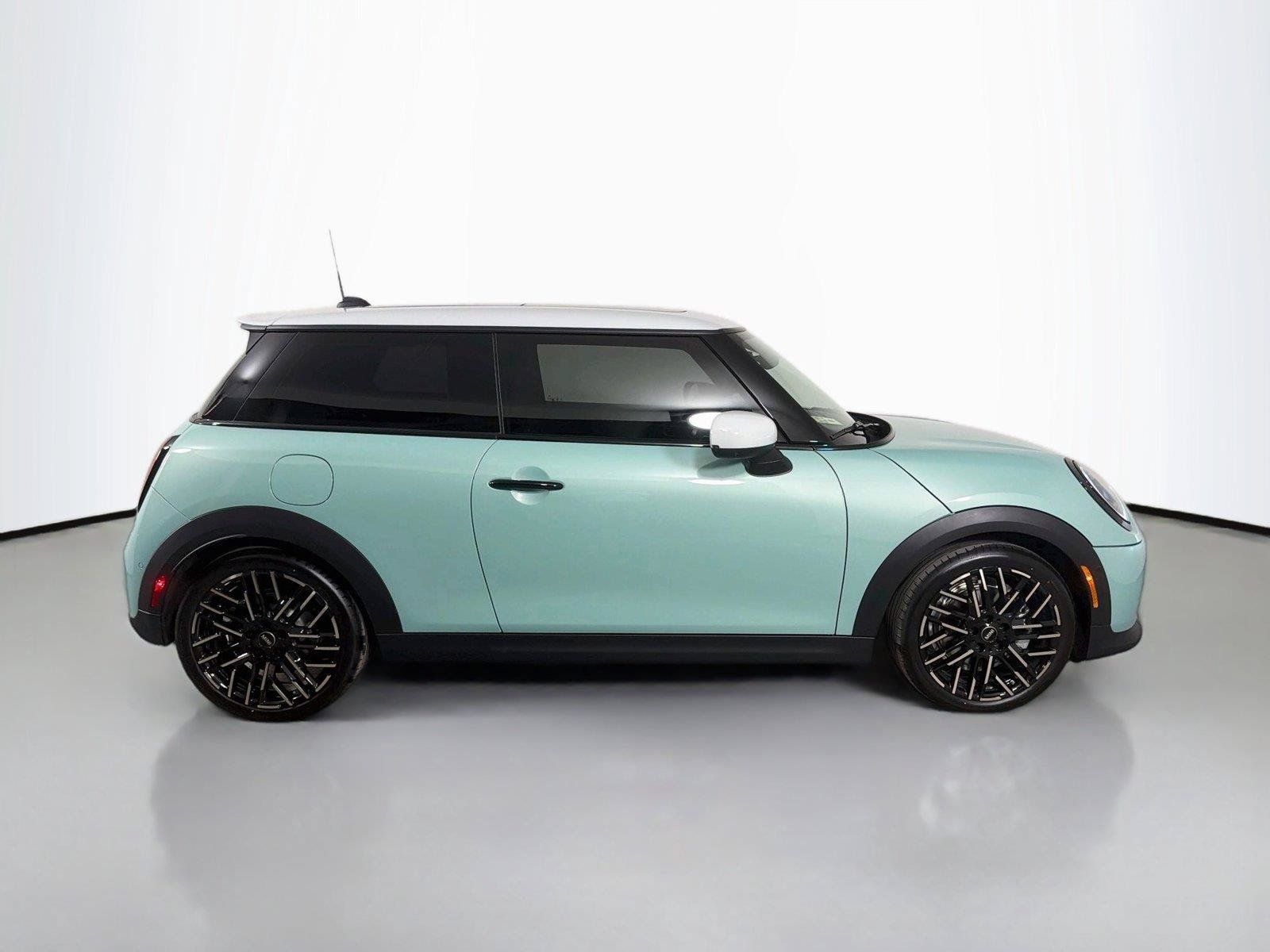Used 2026 MINI Cooper S FWD image 4