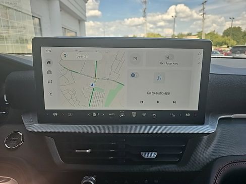 Used 2025 Ford Explorer ST-Line w/ ST-Line Street Pack image 17