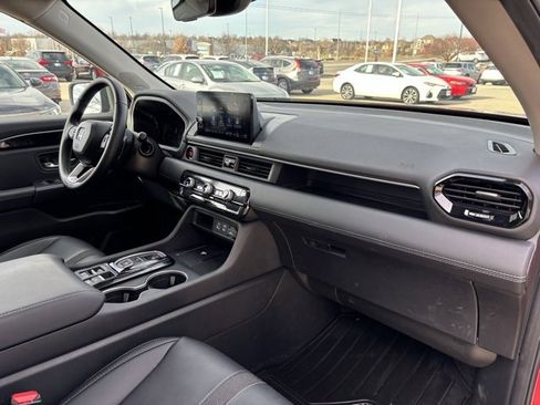 Certified 2025 Honda Pilot Touring image 24